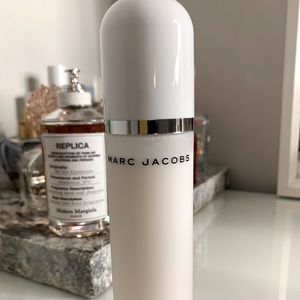 Marc Jacobs perfecting coconut mist